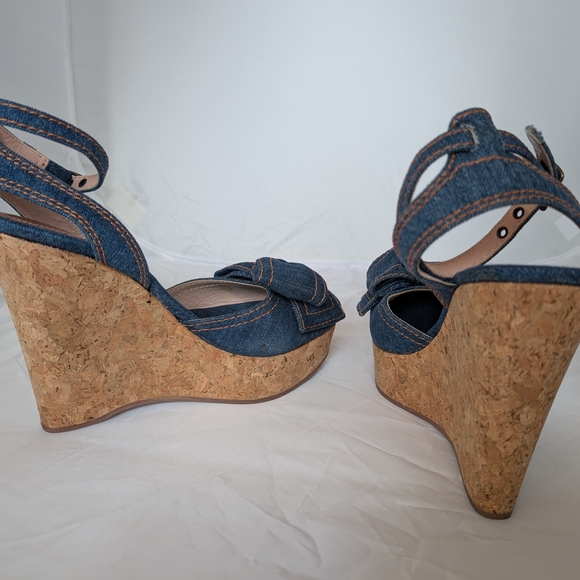 Red Denim Bow Wedge Sandals - Picture 5 of 12